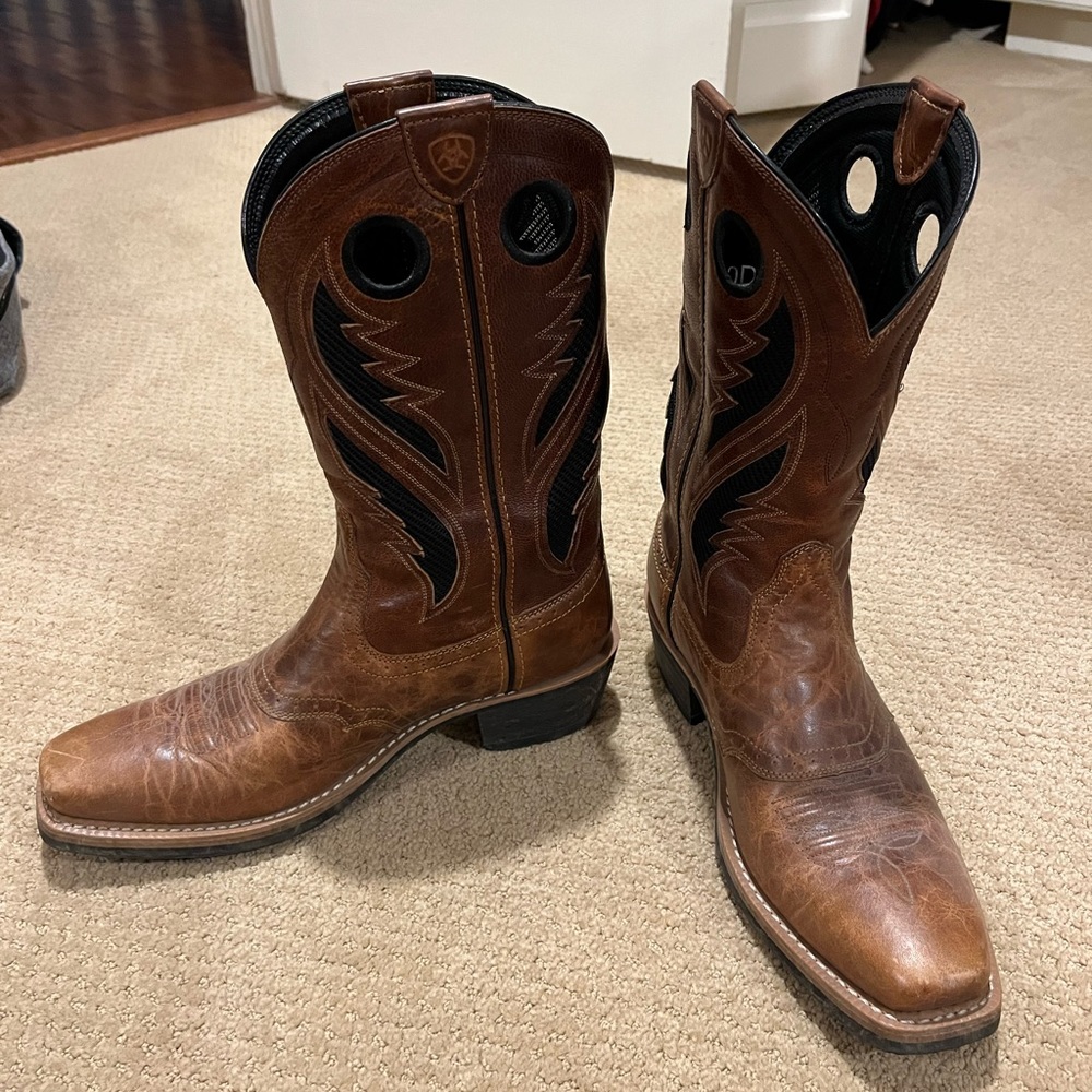 Ariat Heritage Roughstock Western Boots